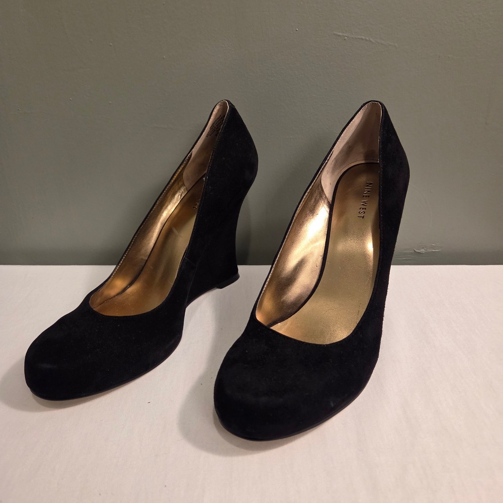 Nine West Suede Leather Wedge Heels Women's Size 9.5 Black - Picture 2 of 8